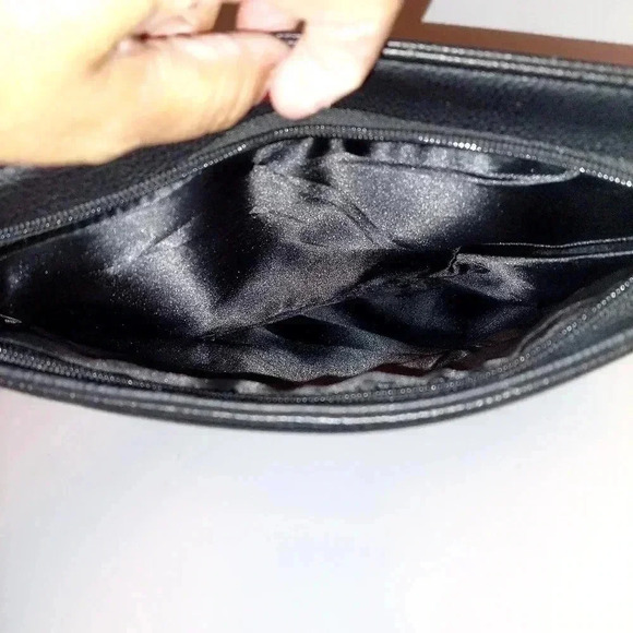 Black envelope clutch wallet with chain detail - Picture 7 of 8